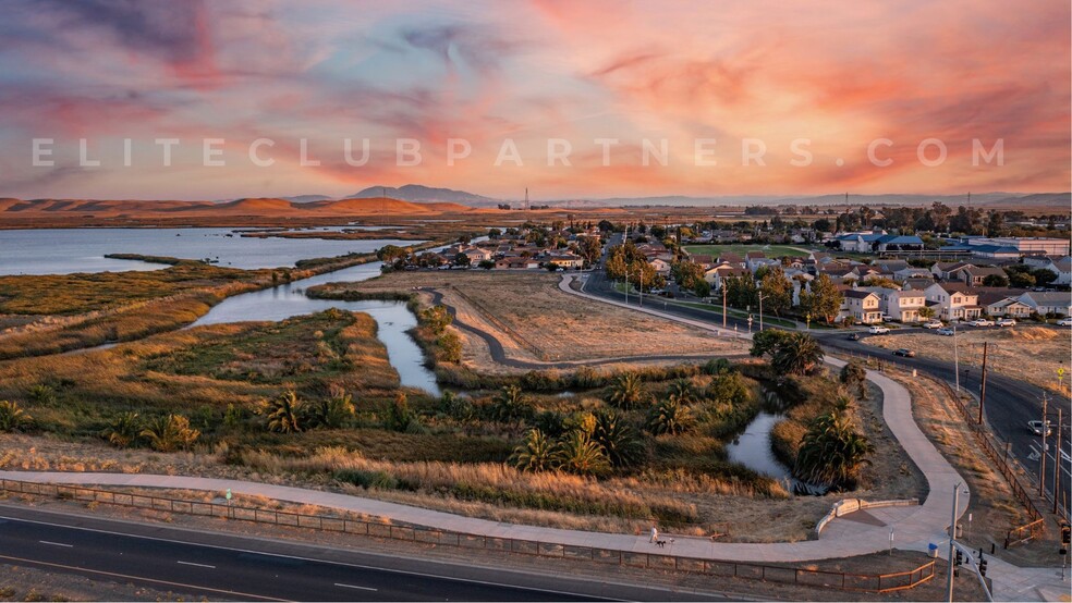 950 Marina Cir, Suisun City, CA en venta - Foto del edificio - Imagen 3 de 25