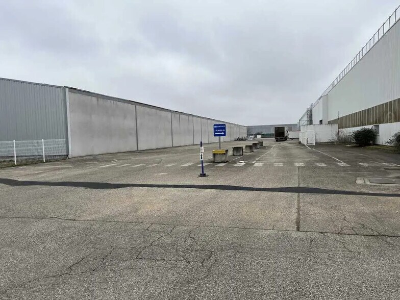 4 Rue Jean Macé, Meyzieu en alquiler - Foto del edificio - Imagen 3 de 17