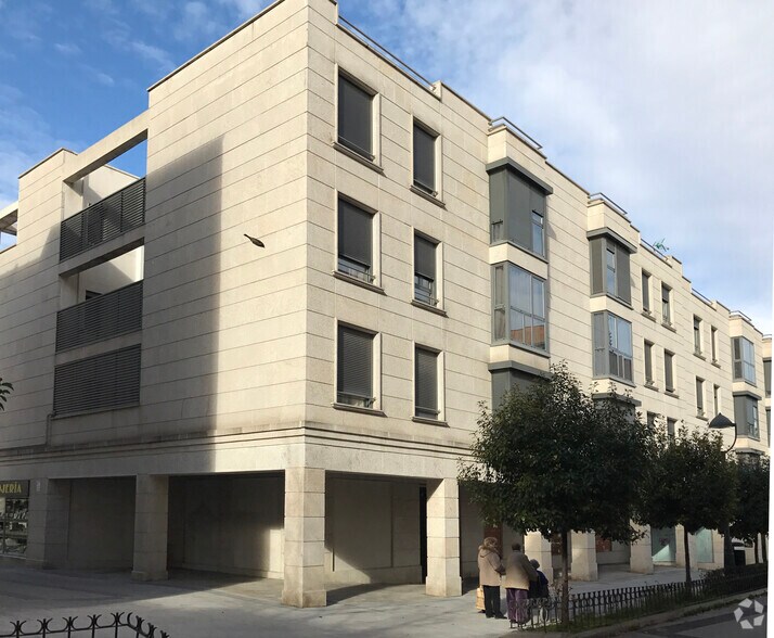 Edificio residencial en San Fernando de Henares, Madrid en venta - Foto del edificio - Imagen 2 de 2