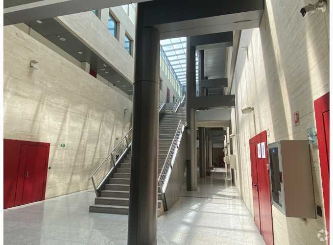 Avenida de Pirineos, 7, San Sebastián de los Reyes, Madrid en alquiler - Foto del edificio - Imagen 3 de 26