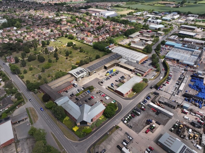 Holmes Way, Boston Road Ind Est cartera de 2 inmuebles en venta en LoopNet.es - Foto del edificio - Imagen 2 de 11