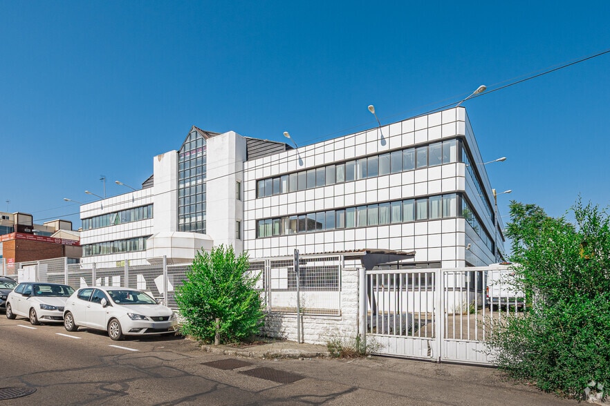 Calle Valportillo II, 7, Alcobendas, Madrid en venta - Foto del edificio - Imagen 2 de 3