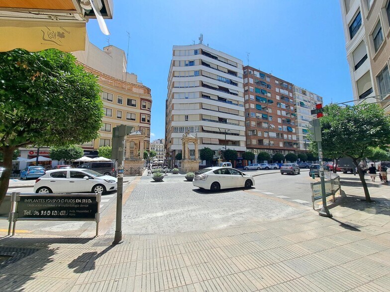 Local en València en venta - Foto del edificio - Imagen 3 de 11