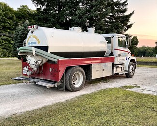 Más detalles para Bob's Septic Service, Alanson, MI - Naves en venta