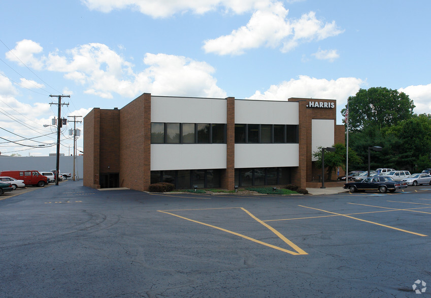 3930 Fulton Dr NW, Canton, OH en alquiler - Foto del edificio - Imagen 3 de 5