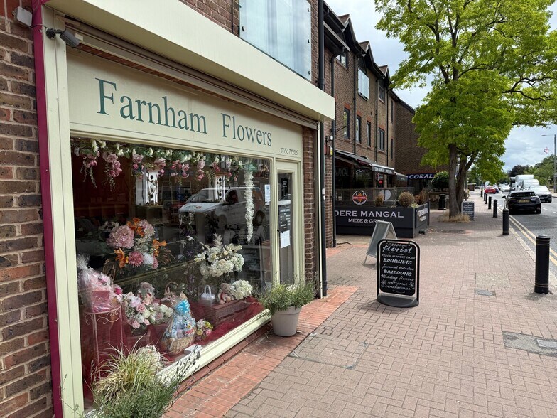 Shop 1, The Centre, Prospect House, The Broadway, Farnham Common en alquiler - Foto del edificio - Imagen 2 de 5