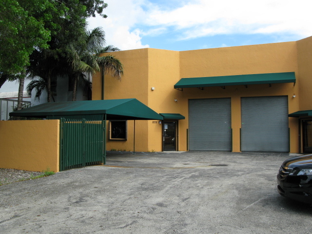 2271-2275 W 77th St, Hialeah, FL en alquiler - Foto del edificio - Imagen 1 de 10