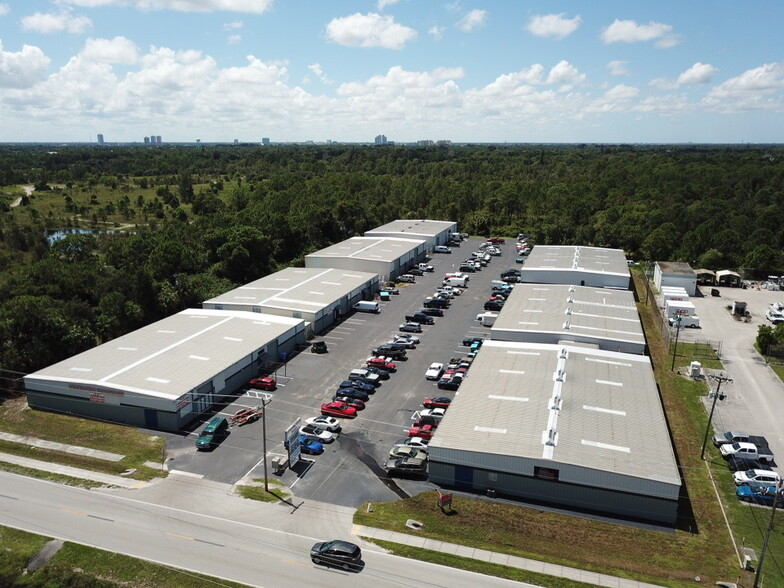 8391 Littleton Rd, North Fort Myers, FL en alquiler - Foto del edificio - Imagen 1 de 12