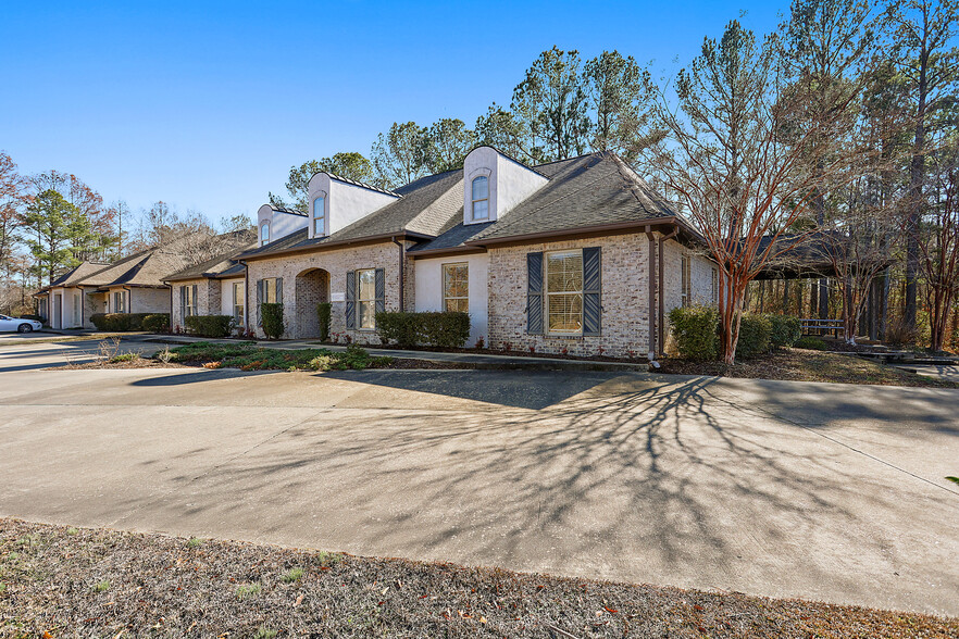 579 Lakeland East Dr, Flowood, MS en alquiler - Foto del edificio - Imagen 3 de 4