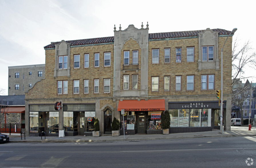 2000-2010 N Farwell Ave, Milwaukee, WI en alquiler - Foto del edificio - Imagen 2 de 5