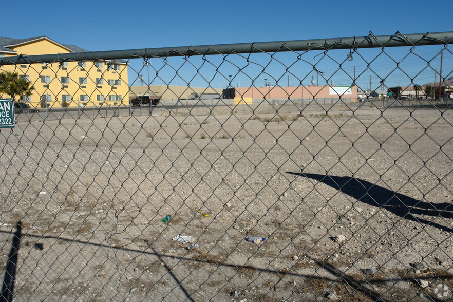 N Nellis Blvd, Las Vegas, NV en alquiler - Foto del edificio - Imagen 2 de 4