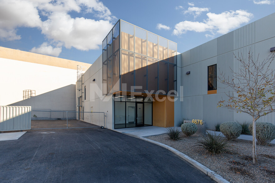 6676 Escondido St, Las Vegas, NV en venta - Foto del edificio - Imagen 2 de 14