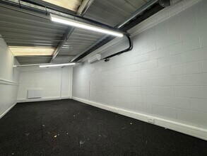 861-874 Plymouth Rd, Slough en alquiler Foto del interior- Imagen 2 de 4