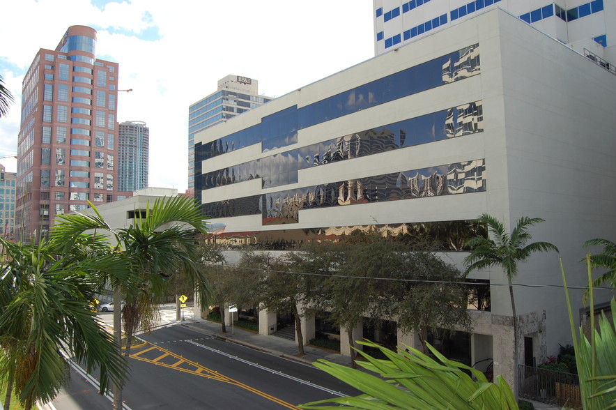 101 NE 3rd Ave, Fort Lauderdale, FL en alquiler - Foto del edificio - Imagen 3 de 9