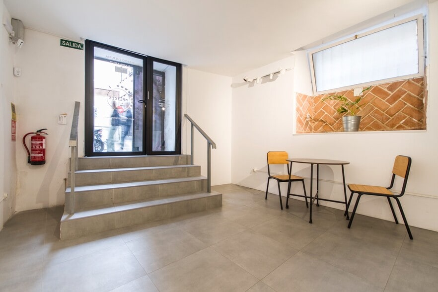 Calle del Olmo, Madrid, Madrid en venta - Foto del edificio - Imagen 2 de 5