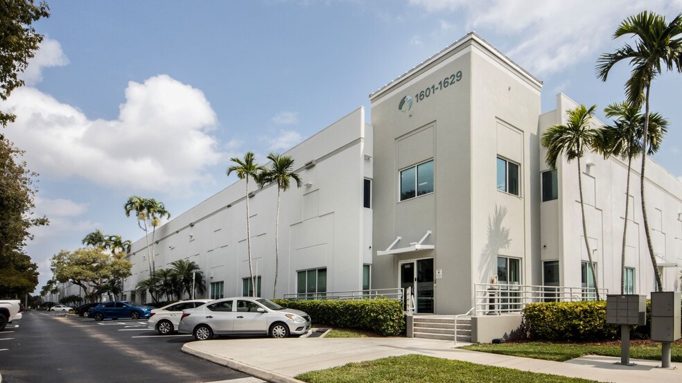 1601-1629 NW 84th Ave, Miami, FL en alquiler - Foto principal - Imagen 1 de 7