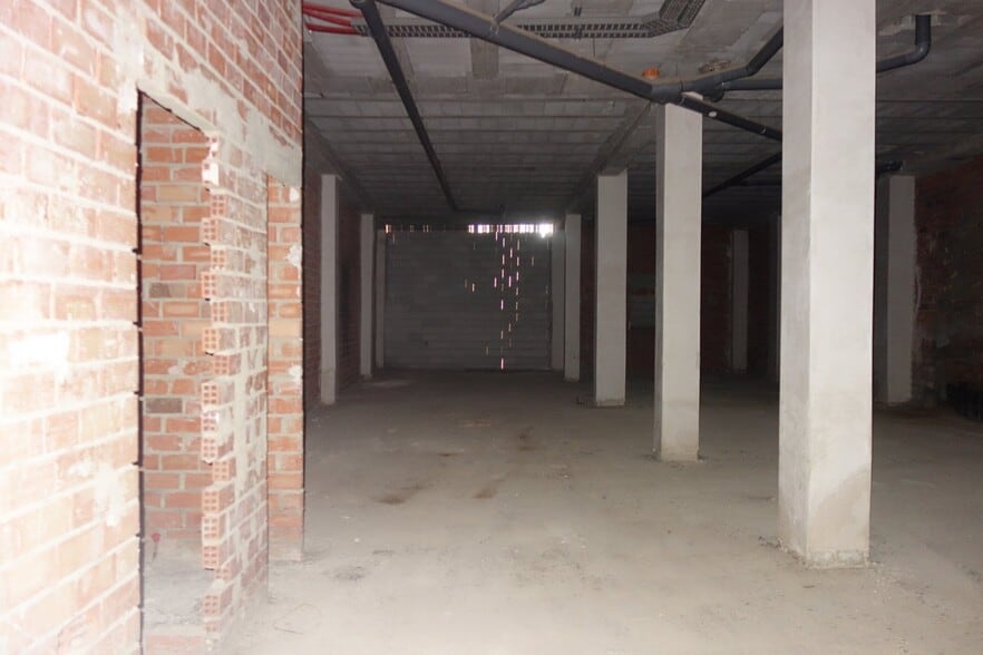 Local en Alcalá de Guadaíra, Sevilla en venta - Foto del edificio - Imagen 3 de 9