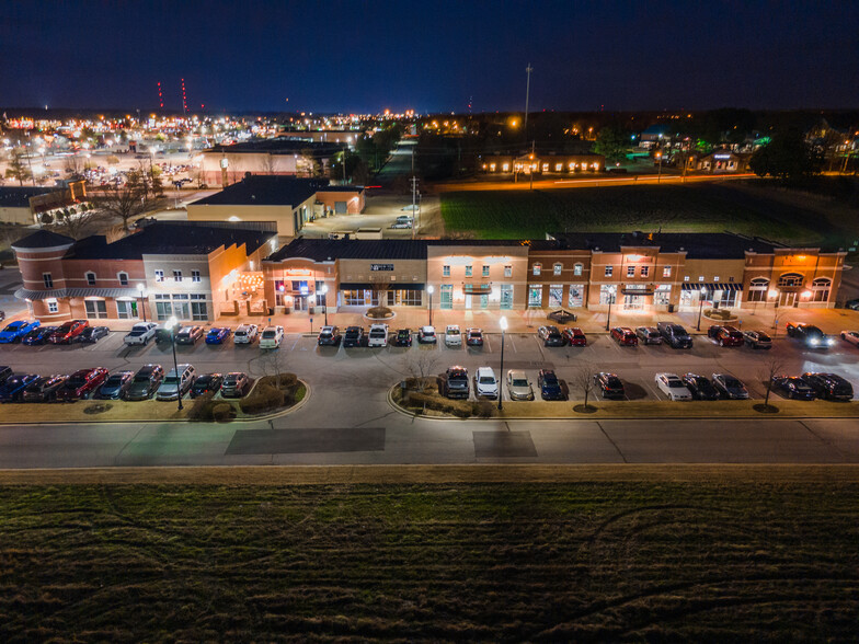 8100 Macon Station Dr, Cordova, TN en alquiler - Foto del edificio - Imagen 1 de 10