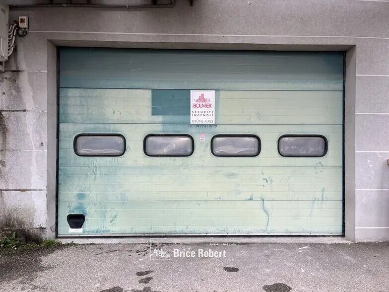 Flex en Bron en alquiler - Foto del edificio - Imagen 3 de 8