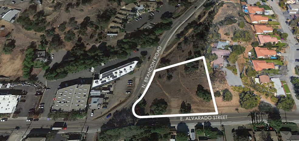 Alvarado St, Fallbrook, CA en venta - Foto del edificio - Imagen 3 de 7