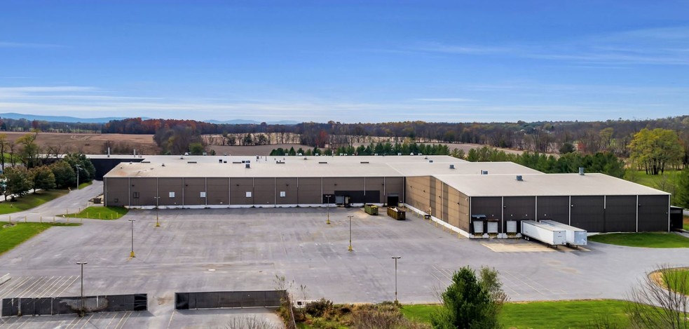 426 Industrial Blvd, Kearneysville, WV en alquiler - Foto del edificio - Imagen 3 de 19