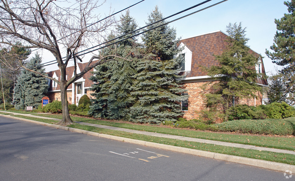 385 Clinton Ave, Wyckoff, NJ en venta - Foto del edificio - Imagen 3 de 7