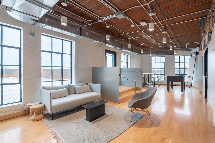 1655 Dupont St, Toronto, ON en alquiler - Foto del interior - Imagen 2 de 8