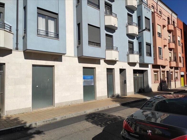 Local en Valladolid en venta - Foto del edificio - Imagen 2 de 36