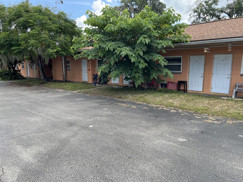 647 S Woodland Blvd, Deland, FL en venta - Foto del edificio - Imagen 1 de 17