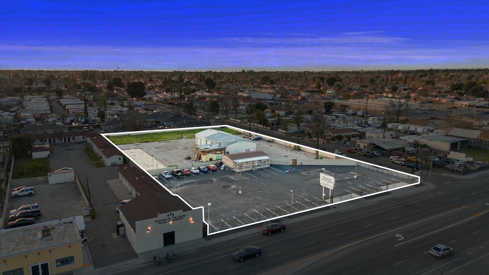 141 N Chester Ave, Bakersfield, CA en venta - Foto del edificio - Imagen 2 de 25