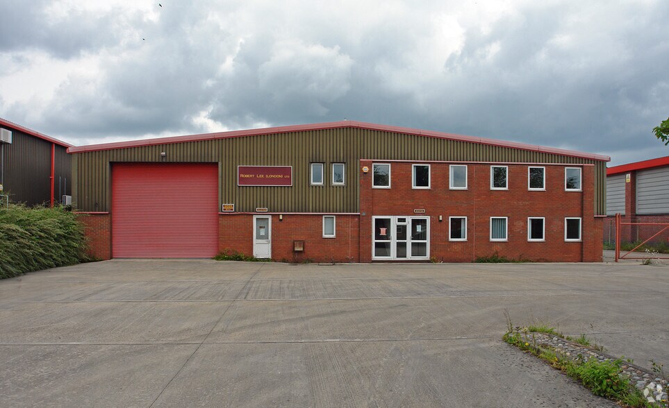 Marlborough Rd, Royal Wootton Bassett en alquiler - Foto del edificio - Imagen 2 de 8