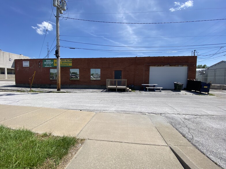 943 N Boonville Ave, Springfield, MO en venta - Foto del edificio - Imagen 2 de 15