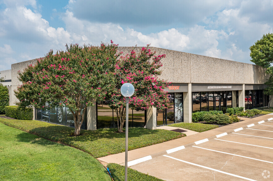 1517 W Carrier Pky, Grand Prairie, TX en alquiler - Foto del edificio - Imagen 1 de 14