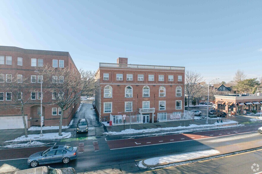 2464 Massachusetts Ave, Cambridge, MA en alquiler - Foto del edificio - Imagen 2 de 5