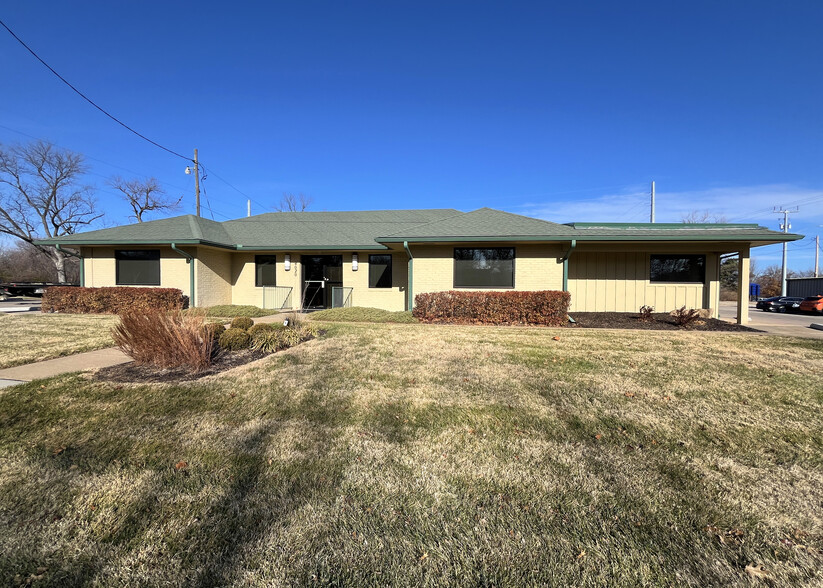 4020 SW 6th Ave, Topeka, KS en alquiler - Foto del edificio - Imagen 1 de 1