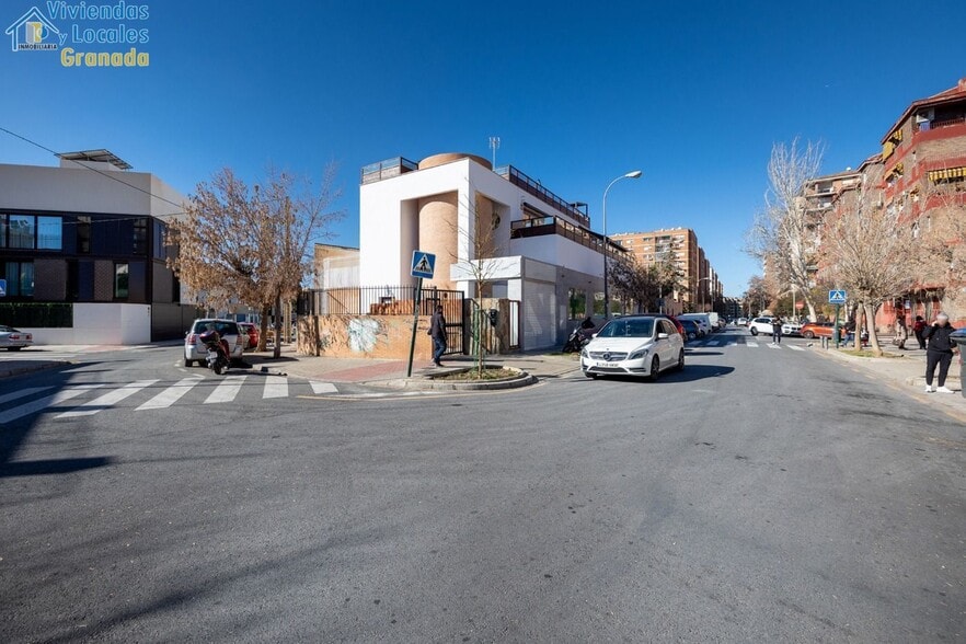 Calle Bruselas, 8, Granada, Granada en venta - Foto del edificio - Imagen 2 de 37