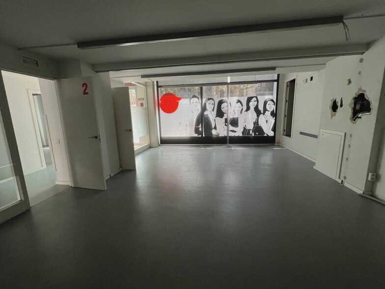 Local en Sabadell, Barcelona en alquiler - Foto del interior - Imagen 3 de 16