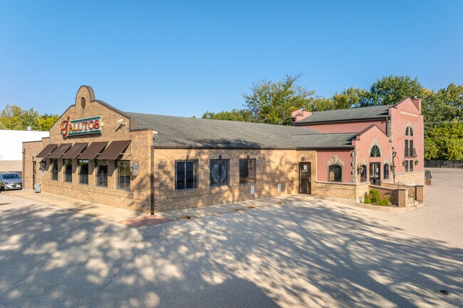 Más detalles de 7680 Grand Ave, Gurnee, IL - Local para subasta