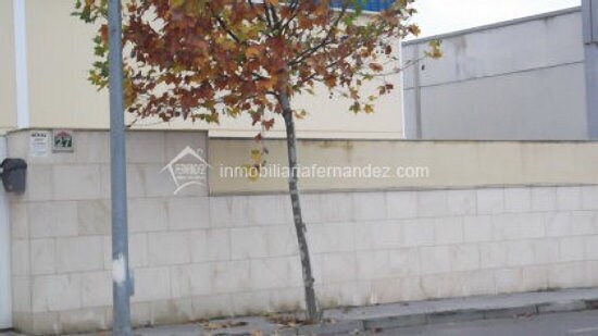 Nave en Cáceres en venta - Foto del edificio - Imagen 3 de 5