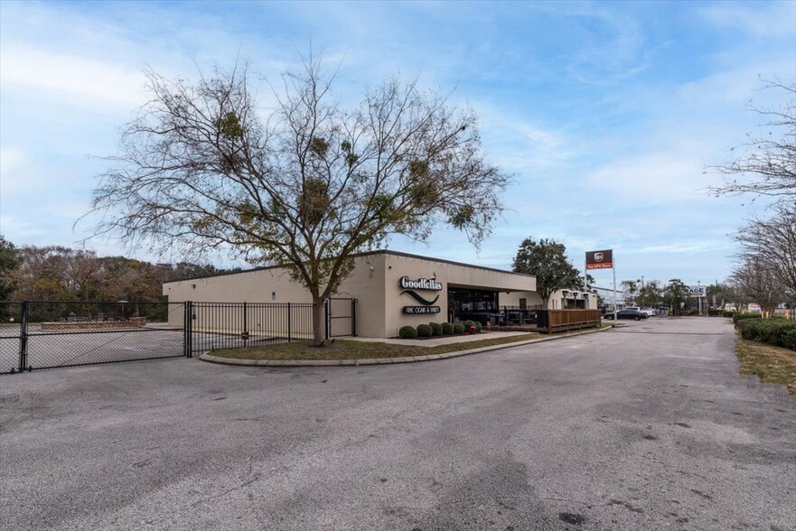 3535 Saint Johns Bluff Rd S, Jacksonville, FL en venta - Foto del edificio - Imagen 2 de 24