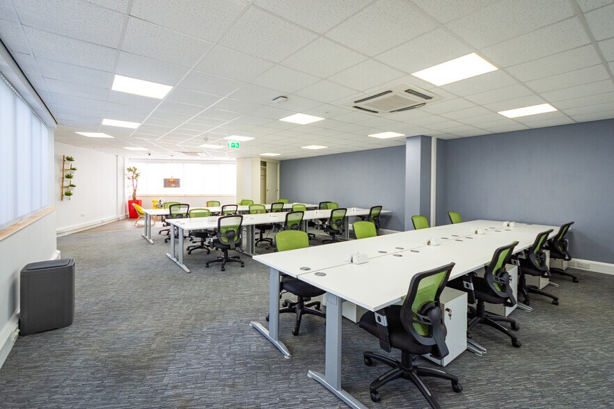 Tudor Sq, West Bridgford en alquiler - Foto del edificio - Imagen 2 de 12