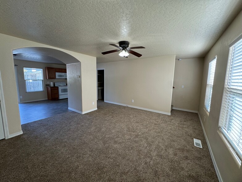 229 Hudson Ave, Nampa, ID en venta - Foto del edificio - Imagen 1 de 16