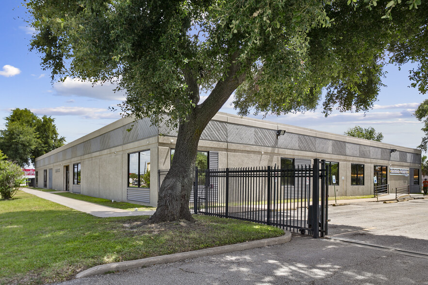 9809 Rowlett St, Houston, TX en venta - Foto del edificio - Imagen 2 de 22