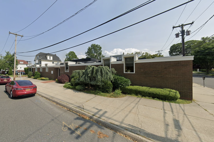 14 Maple St, Port Washington, NY en alquiler - Foto del edificio - Imagen 2 de 3