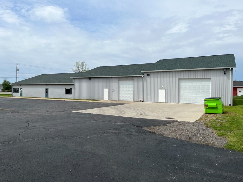 1643 Imlay City Rd, Lapeer, MI en venta - Foto del edificio - Imagen 2 de 3