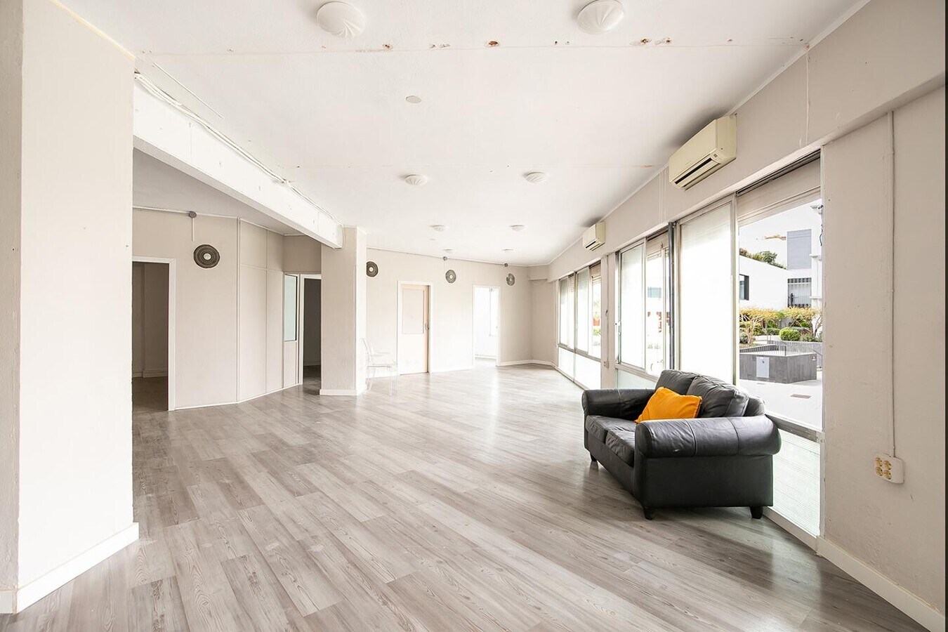 Barcelona, BAR 08018 -  -  - Foto del interior - Image 1 of 15