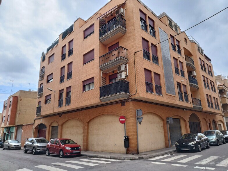 Local en ALMAZORA en venta - Foto del edificio - Imagen 1 de 17