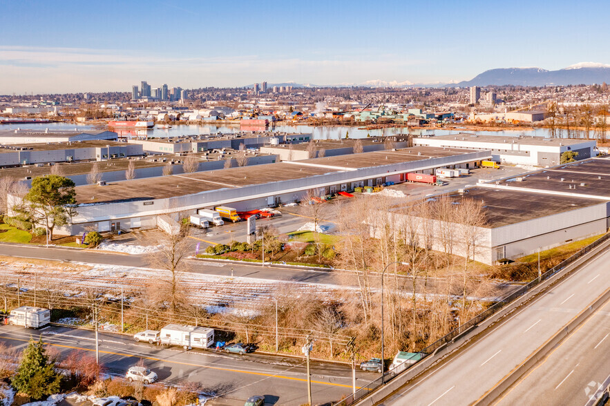 13331 Vulcan Way, Richmond, BC en alquiler - Foto del edificio - Imagen 2 de 3