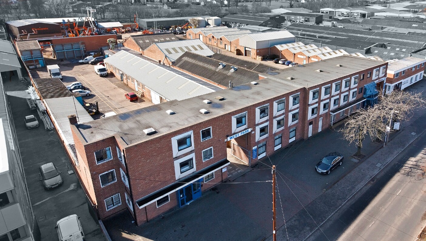 209 Torrington Av, Coventry en venta Foto principal- Imagen 1 de 3