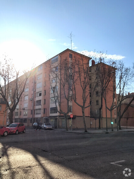 Plaza de las Hilanderas, 1, Madrid, Madrid en venta - Foto del edificio - Imagen 2 de 2